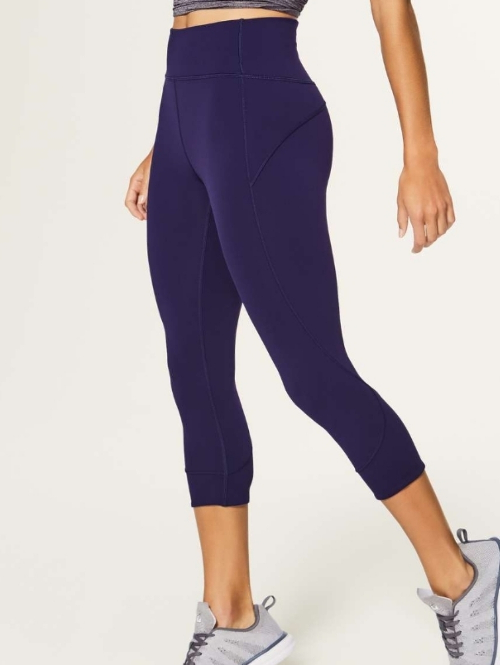 Lululemon In Movement Crop *Everlux 19"